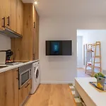 아파트 Campolide Cozy & *