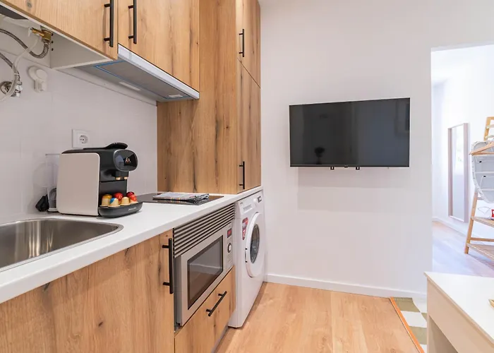 Campolide Cozy & شقة