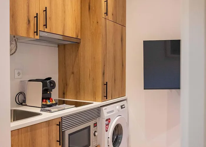 شقة Campolide Cozy & *