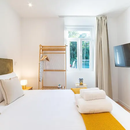 Campolide Cozy & 公寓